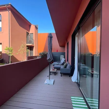 New Cozy Oasis In The Center Terrace And Garage Апартаменты