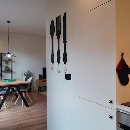 New Cozy Oasis In The Center Terrace And Garage Апартаменты *